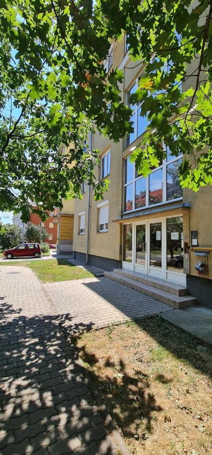 Ybs Apartman Apartment Zalaegerszeg Exterior photo